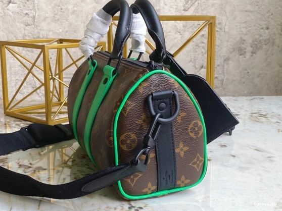 LOUIS VUITTON BANDOULIÈRE KEEPALL 25 0223